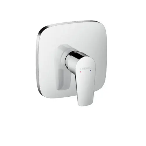 Einhebel-Brausemischer von Hansgrohe mit quadratischem Unterputzkörper und einem Hebel zur Wasserregulierung, in chromfarbener Ausführung.
